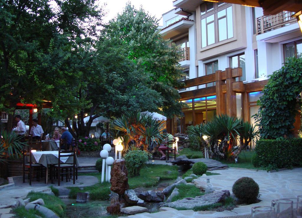 Hotel National Palace Wine & 4*
